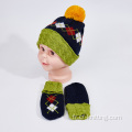 Design mignon gants de bonnet en tricot pour les enfants